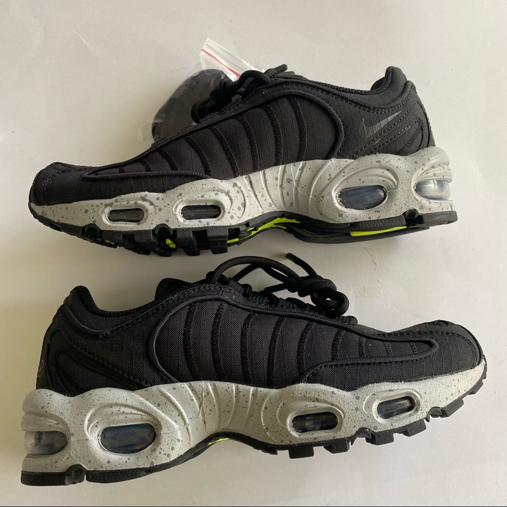 Nike (Max Air)